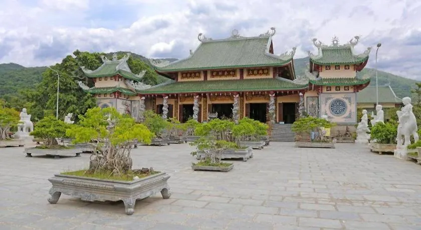 Xuan Hung Hotel Дананг Вьетнам