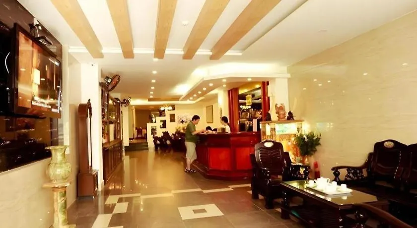 Xuan Hung Hotel Дананг