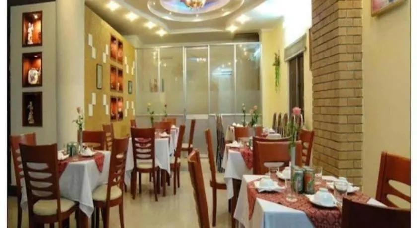 Xuan Hung Hotel Дананг
