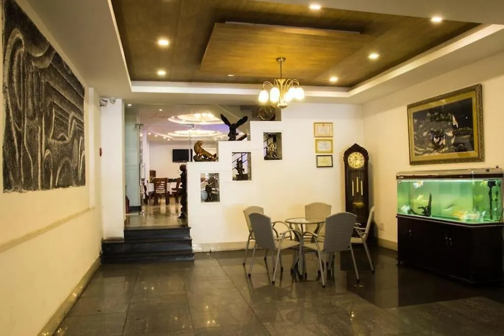 Xuan Hung Hotel Дананг