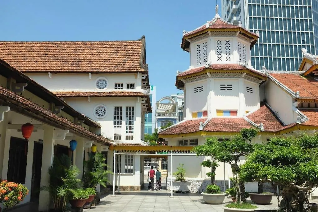 Xuan Hung Hotel Дананг