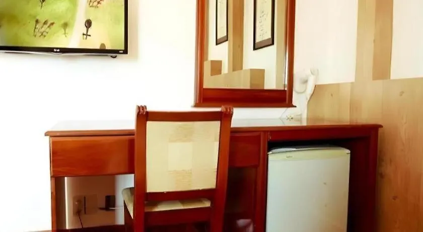 Xuan Hung Hotel Da Nang 2*,